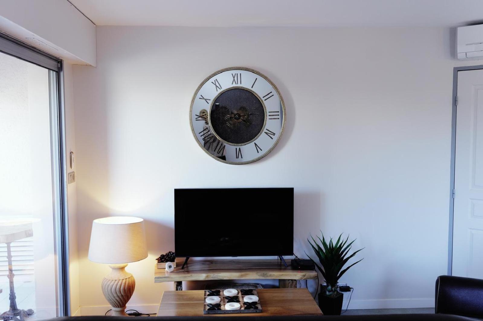 Plage: Cosy A 300m De La Apartment Frejus
